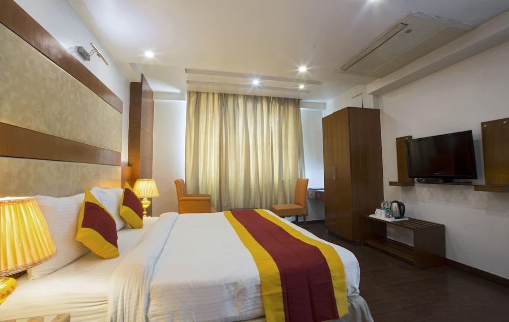 Hotel Palm Do'R # Walking Distance To New Delhi Station # Parking # Family Hotel # Customer'S Choice Hotel # Near To Tourist Places - India Gate, Red Fort, Jama Masjid Neu-Delhi Exterior foto