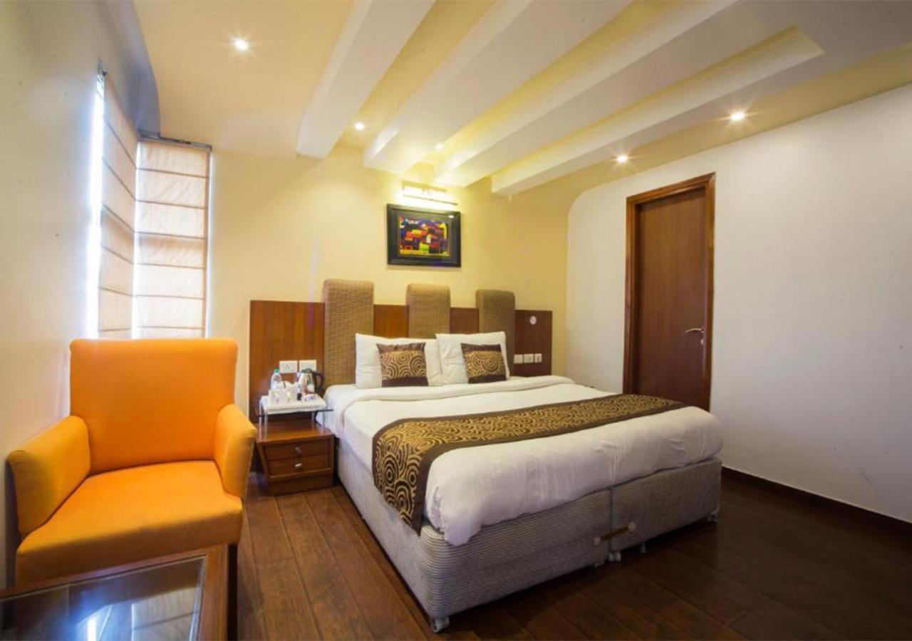Hotel Palm Do'R # Walking Distance To New Delhi Station # Parking # Family Hotel # Customer'S Choice Hotel # Near To Tourist Places - India Gate, Red Fort, Jama Masjid Neu-Delhi Exterior foto