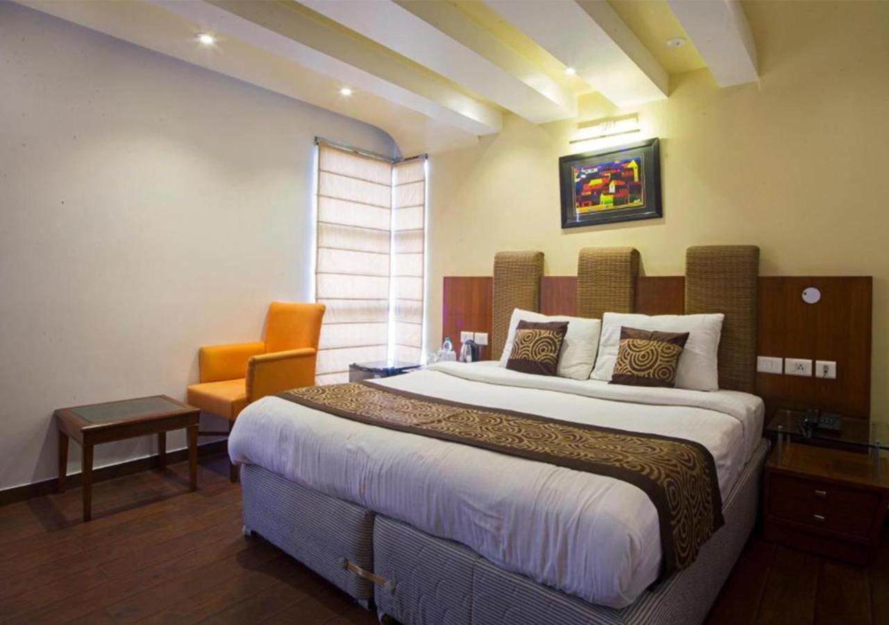 Hotel Palm Do'R # Walking Distance To New Delhi Station # Parking # Family Hotel # Customer'S Choice Hotel # Near To Tourist Places - India Gate, Red Fort, Jama Masjid Neu-Delhi Exterior foto