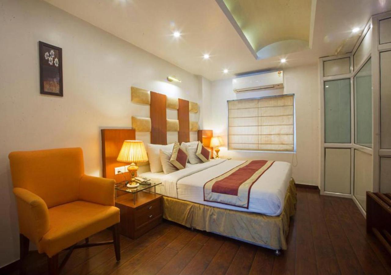 Hotel Palm Do'R # Walking Distance To New Delhi Station # Parking # Family Hotel # Customer'S Choice Hotel # Near To Tourist Places - India Gate, Red Fort, Jama Masjid Neu-Delhi Exterior foto