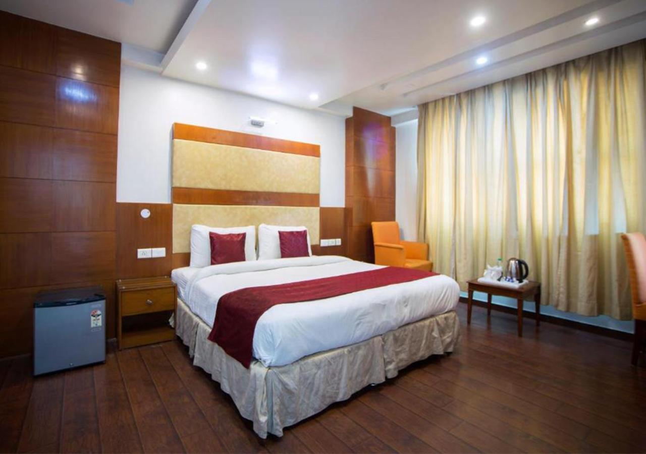Hotel Palm Do'R # Walking Distance To New Delhi Station # Parking # Family Hotel # Customer'S Choice Hotel # Near To Tourist Places - India Gate, Red Fort, Jama Masjid Neu-Delhi Exterior foto