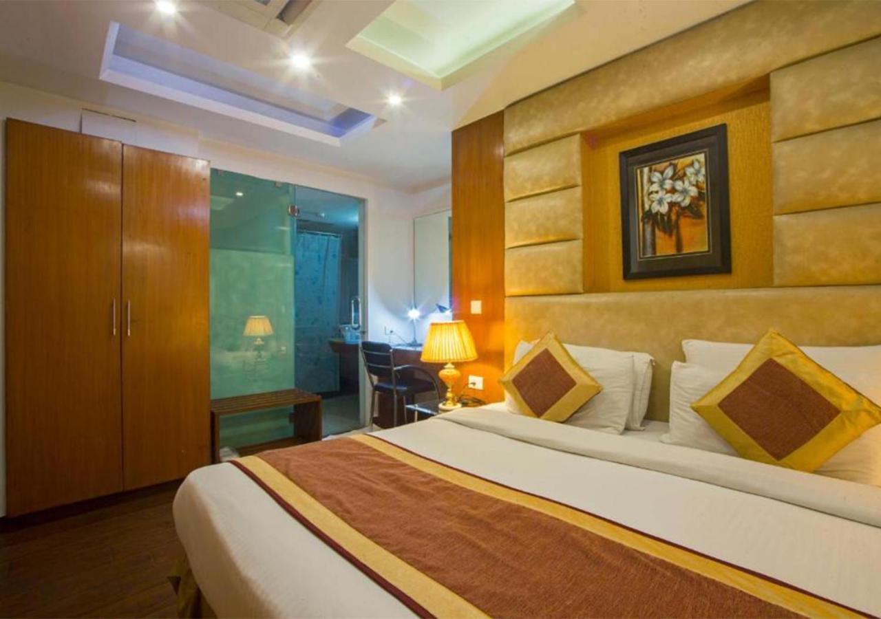 Hotel Palm Do'R # Walking Distance To New Delhi Station # Parking # Family Hotel # Customer'S Choice Hotel # Near To Tourist Places - India Gate, Red Fort, Jama Masjid Neu-Delhi Exterior foto