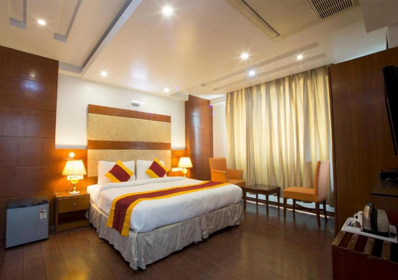 Hotel Palm Do'R # Walking Distance To New Delhi Station # Parking # Family Hotel # Customer'S Choice Hotel # Near To Tourist Places - India Gate, Red Fort, Jama Masjid Neu-Delhi Exterior foto