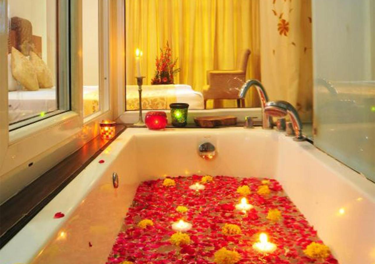 Hotel Palm Do'R # Walking Distance To New Delhi Station # Parking # Family Hotel # Customer'S Choice Hotel # Near To Tourist Places - India Gate, Red Fort, Jama Masjid Neu-Delhi Exterior foto