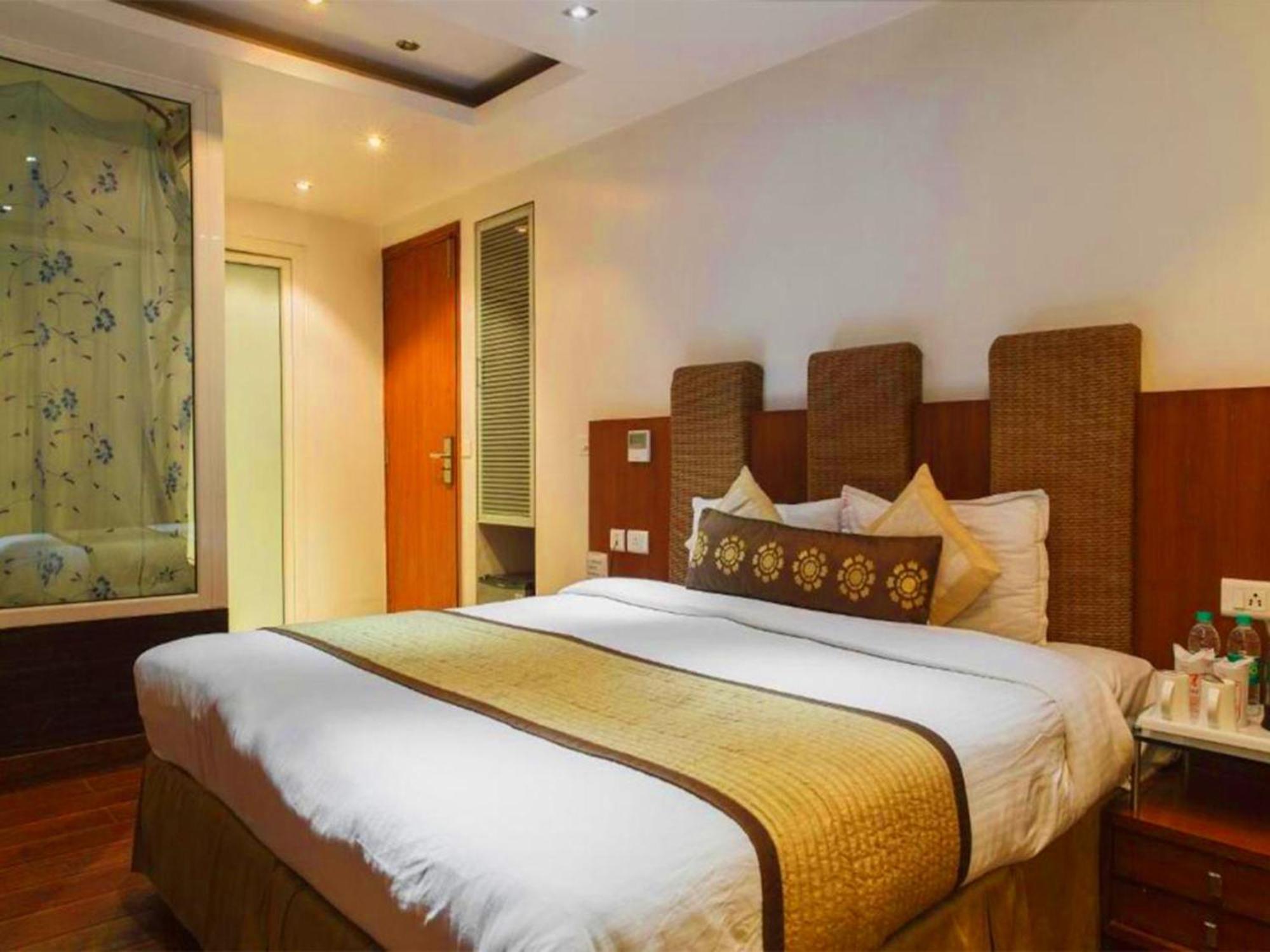Hotel Palm Do'R # Walking Distance To New Delhi Station # Parking # Family Hotel # Customer'S Choice Hotel # Near To Tourist Places - India Gate, Red Fort, Jama Masjid Neu-Delhi Exterior foto