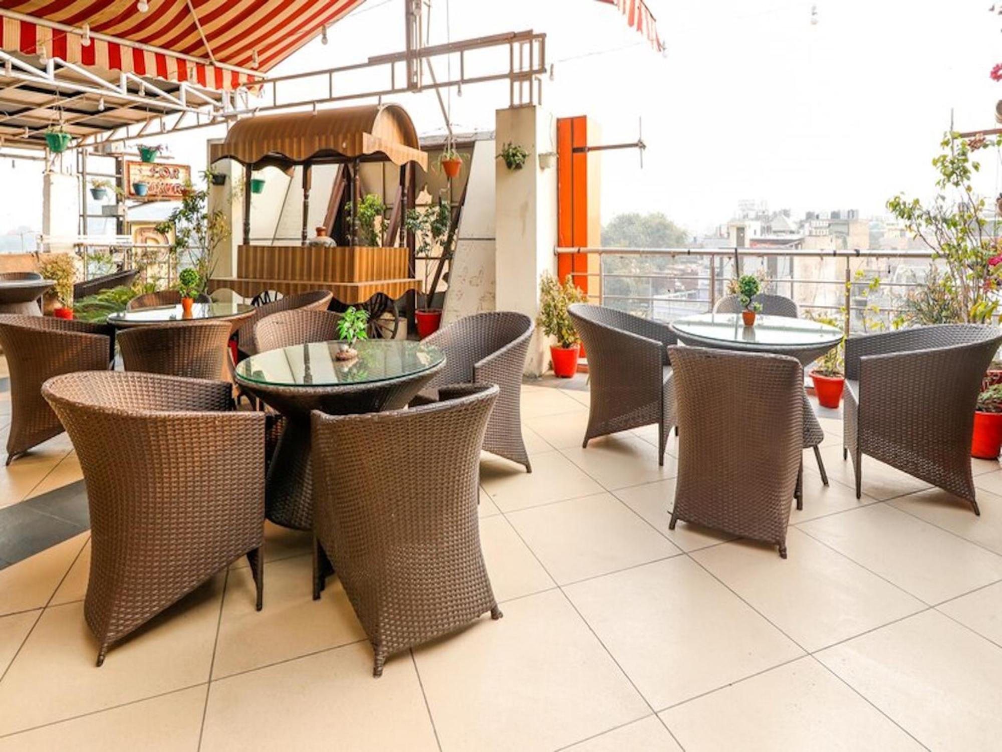 Hotel Palm Do'R # Walking Distance To New Delhi Station # Parking # Family Hotel # Customer'S Choice Hotel # Near To Tourist Places - India Gate, Red Fort, Jama Masjid Neu-Delhi Exterior foto