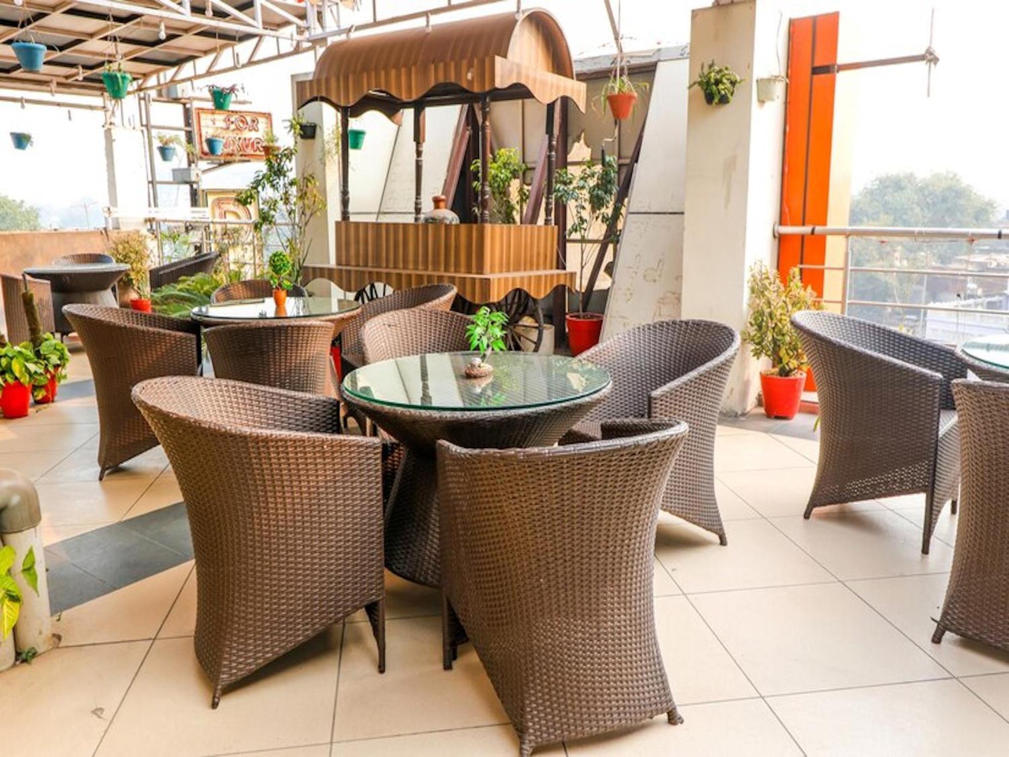 Hotel Palm Do'R # Walking Distance To New Delhi Station # Parking # Family Hotel # Customer'S Choice Hotel # Near To Tourist Places - India Gate, Red Fort, Jama Masjid Neu-Delhi Exterior foto
