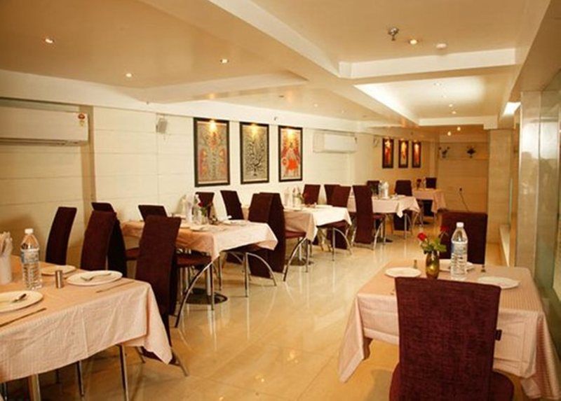 Hotel Palm Do'R # Walking Distance To New Delhi Station # Parking # Family Hotel # Customer'S Choice Hotel # Near To Tourist Places - India Gate, Red Fort, Jama Masjid Neu-Delhi Exterior foto