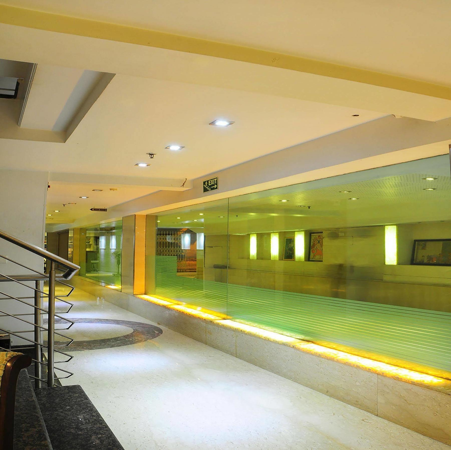 Hotel Palm Do'R # Walking Distance To New Delhi Station # Parking # Family Hotel # Customer'S Choice Hotel # Near To Tourist Places - India Gate, Red Fort, Jama Masjid Neu-Delhi Exterior foto